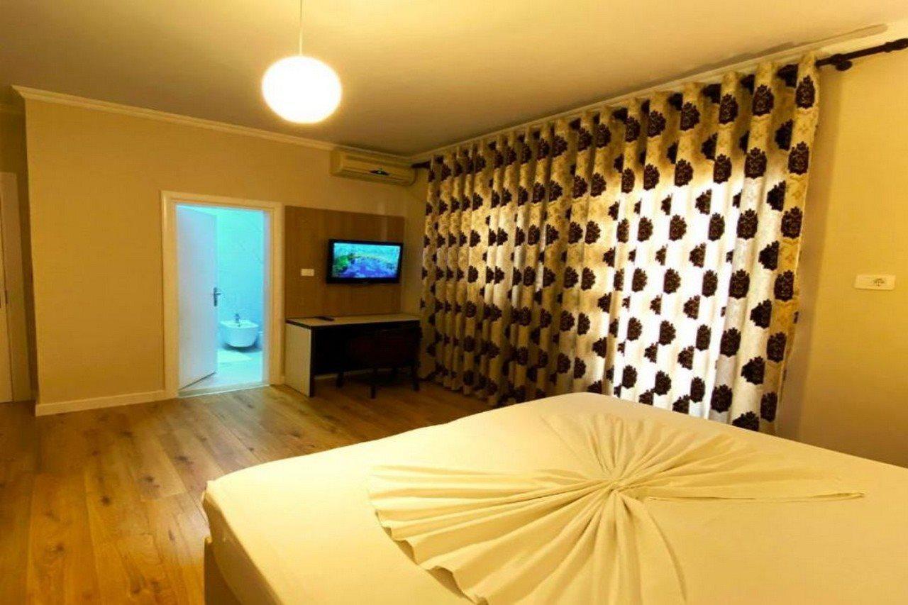 Hotel Vila E Arte City Center ติรานา ภายนอก รูปภาพ